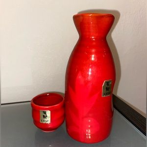 Japanese Sake Set，1 Sake Carafe and 1 Sake Cup in Red KAFUN brand